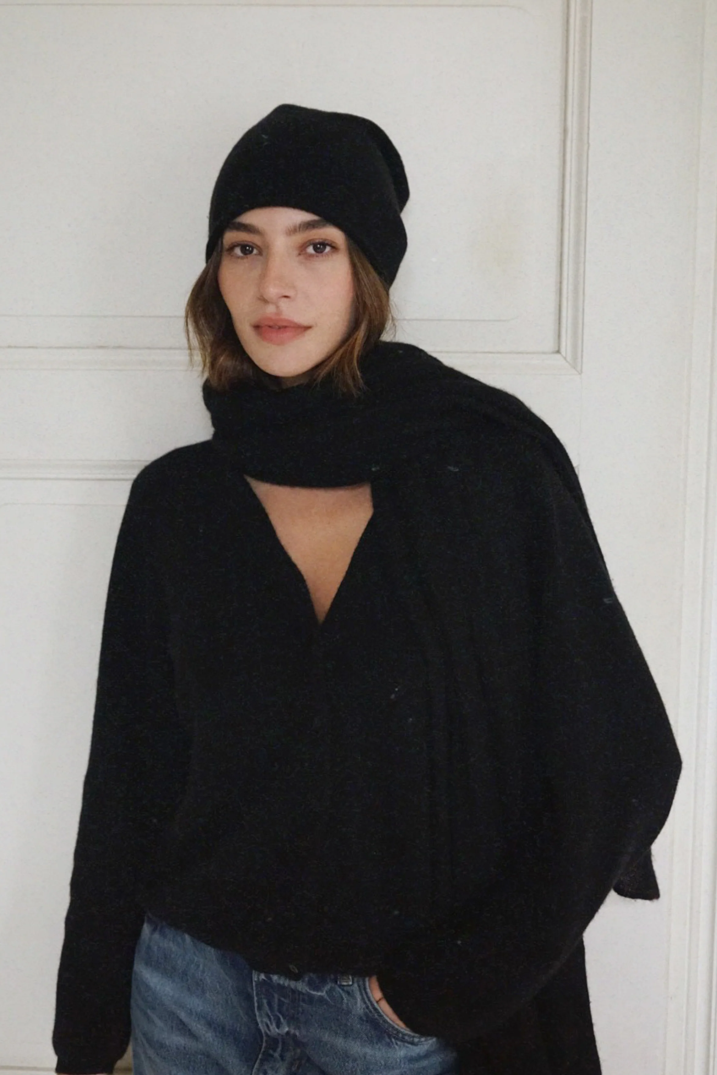The Mathilda Cashmere Beanie // Noir - Image 4